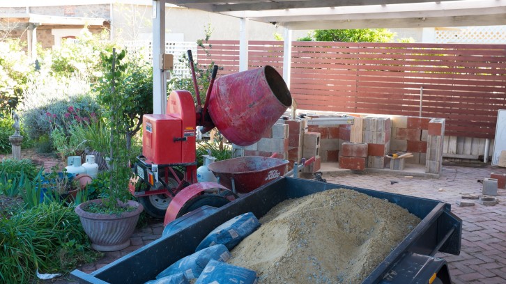Laying Blocks & Core Filling the Pizza Oven Stand