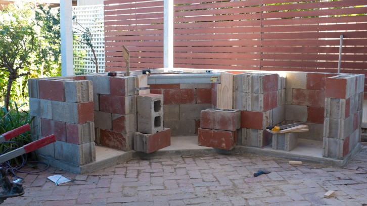 Laying Blocks & Core Filling the Pizza Oven Stand