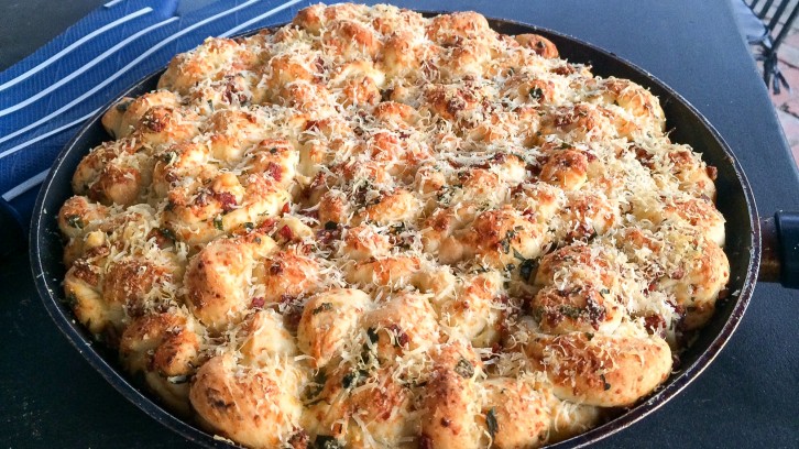 Easy Pull-Apart Pepperoni Garlic Knots