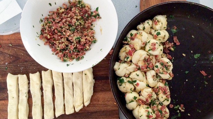 Easy Pull-Apart Pepperoni Garlic Knots